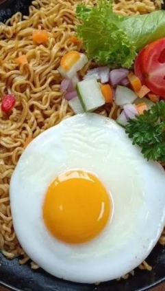 Mì trộn trứng
