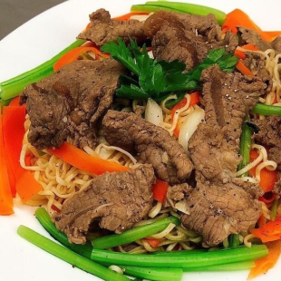 Mì xào bò